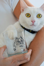 Görseli Galeri görüntüleyiciye yükleyin, Guess Who Ate Glass - Designremo
